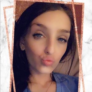 Meet your Posher, Elissa